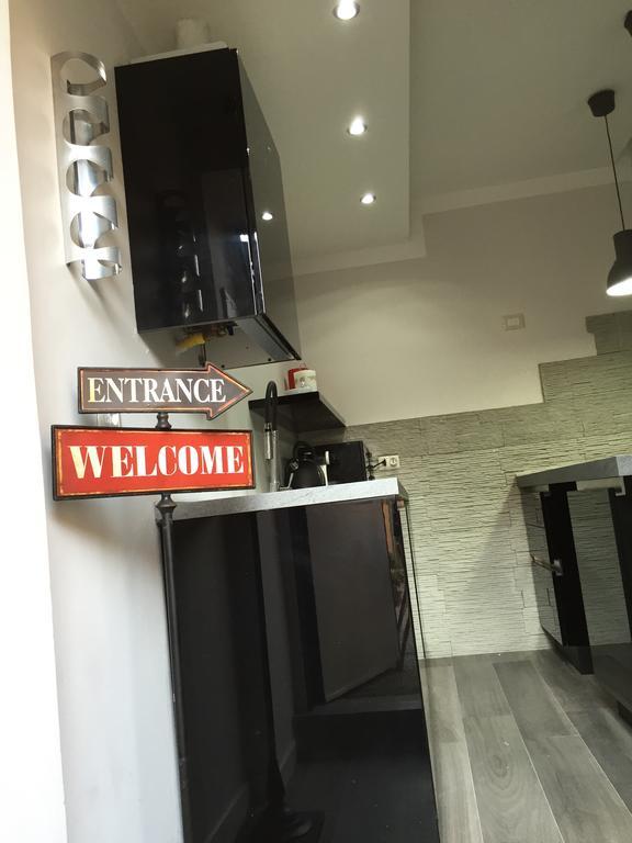 Kibilu - Via Confalonieri - Stazione Garibaldi - Zona Isola Milan Bilik gambar