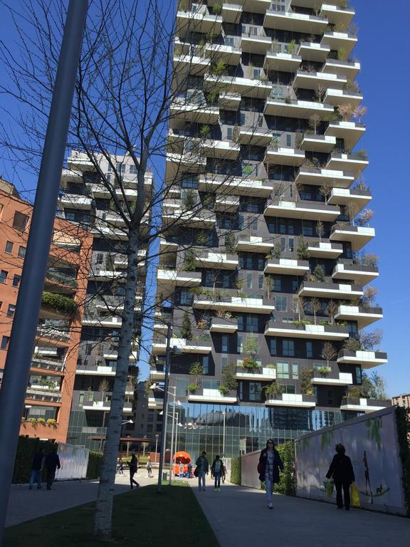 Kibilu - Via Confalonieri - Stazione Garibaldi - Zona Isola Milan Bilik gambar