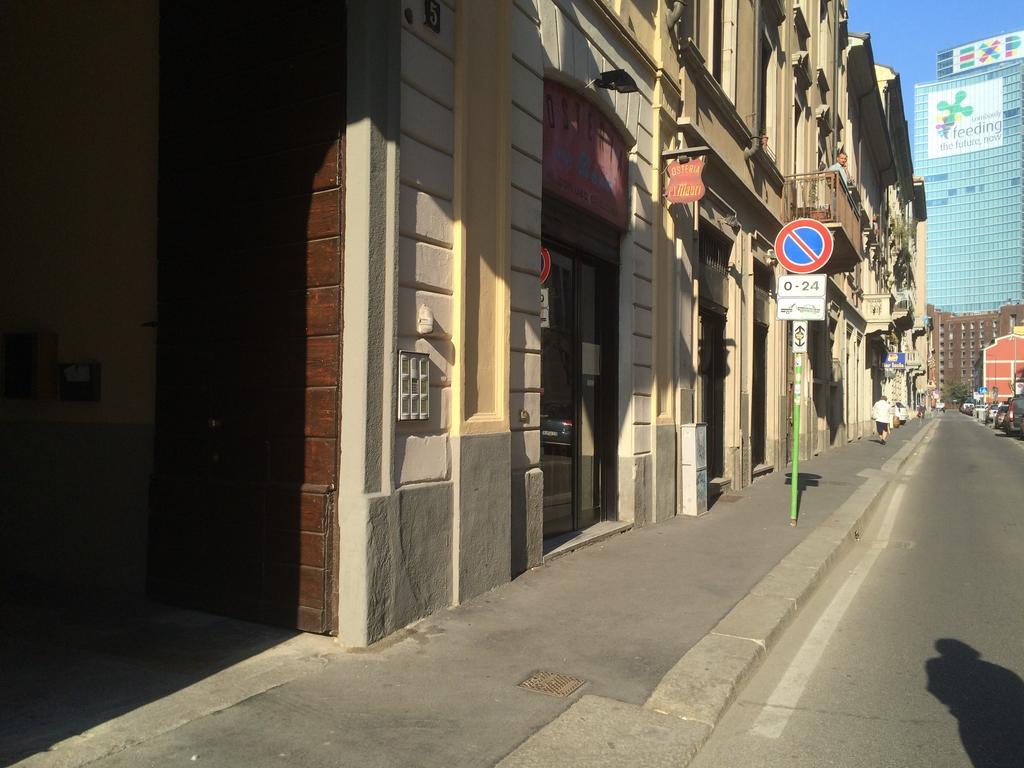Kibilu - Via Confalonieri - Stazione Garibaldi - Zona Isola Milan Bilik gambar