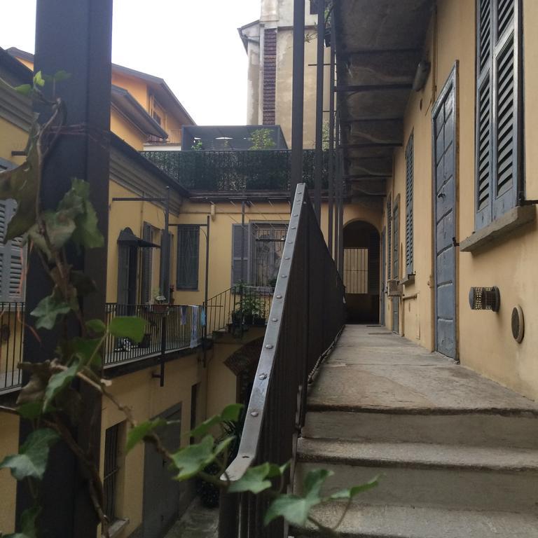 Kibilu - Via Confalonieri - Stazione Garibaldi - Zona Isola Milan Bilik gambar